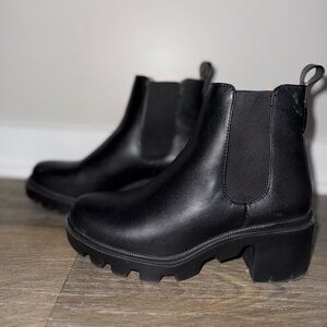 Steve Madden Black Ankle Boots Size 7